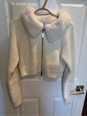 Zara Women's Cream Ribbed Zip-Up Jacket with Faux Fur Collar
